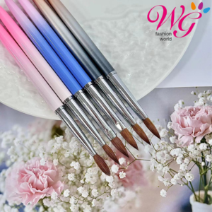 PINCEL DE METAL CON TAPA #10. **1 PZ. **